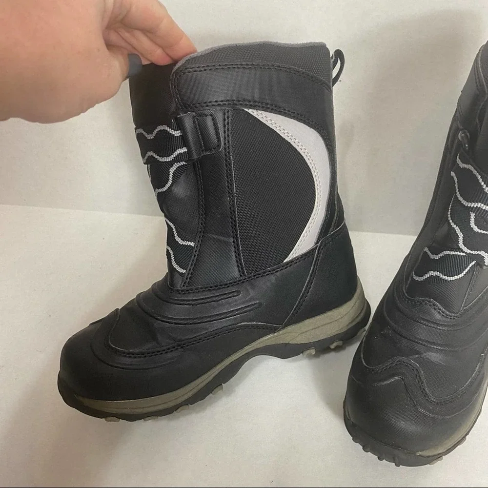 LL‎ Bean Kids Size 1 Snow Tread Winter Boots Black Crisscross Hook & Loop Straps